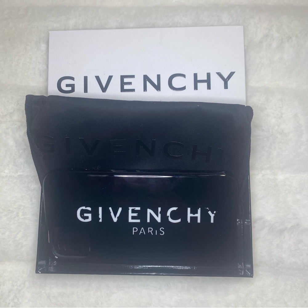 NIB Givenchy Black Splatter iPhone 11 Case - Black - Picture 3 of 7